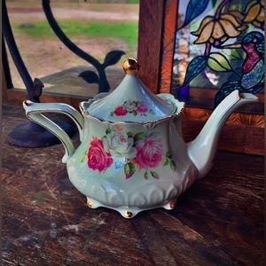 🌸🌸~~GORGEOUS FLORAL TEAPOT~~🌸🌸